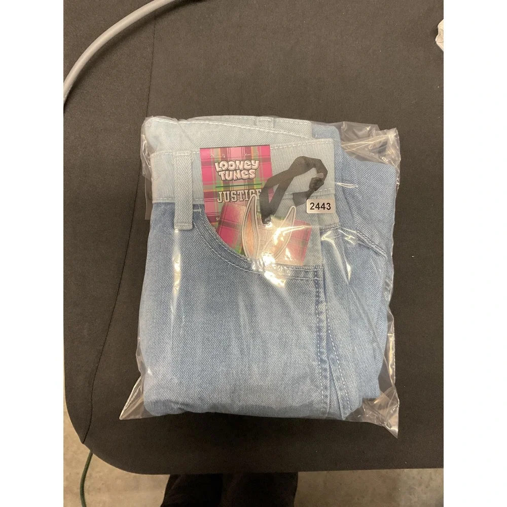 Justice Girls Looney Tunes Cargo Barrel Jean Light Wash Bugs Bunny 14 Slim
